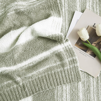 Cozy Checkered Throw Blanket