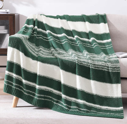 Cozy Checkered Throw Blanket